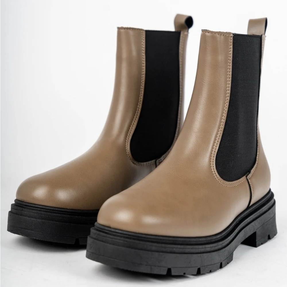 Qupid Brown Ankle Boots with Black Elastic